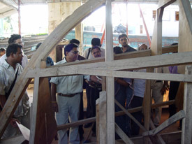 Participants visiting the local boat construction facility in Galle.