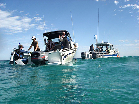 Heritage Victoria and South Australia vessels anchored on the <em>Star of
Greece</em> site.