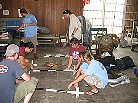 Students practicing setting up grid during Scientific Diver Training Workshop.