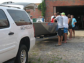 Students loading up vehicles and boats at MSC.
